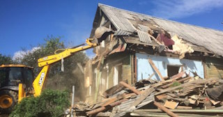 Промышленный демонтаж пристроек к дому в Ишимбае | Цены от 575 руб. за м2