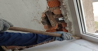 Демонтаж оконных откосов по выгодной цене от 523 руб. в Ишимбае - Сварной-Шмб